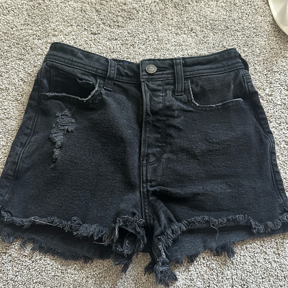 Hollister Ultra high rise mom short 3”